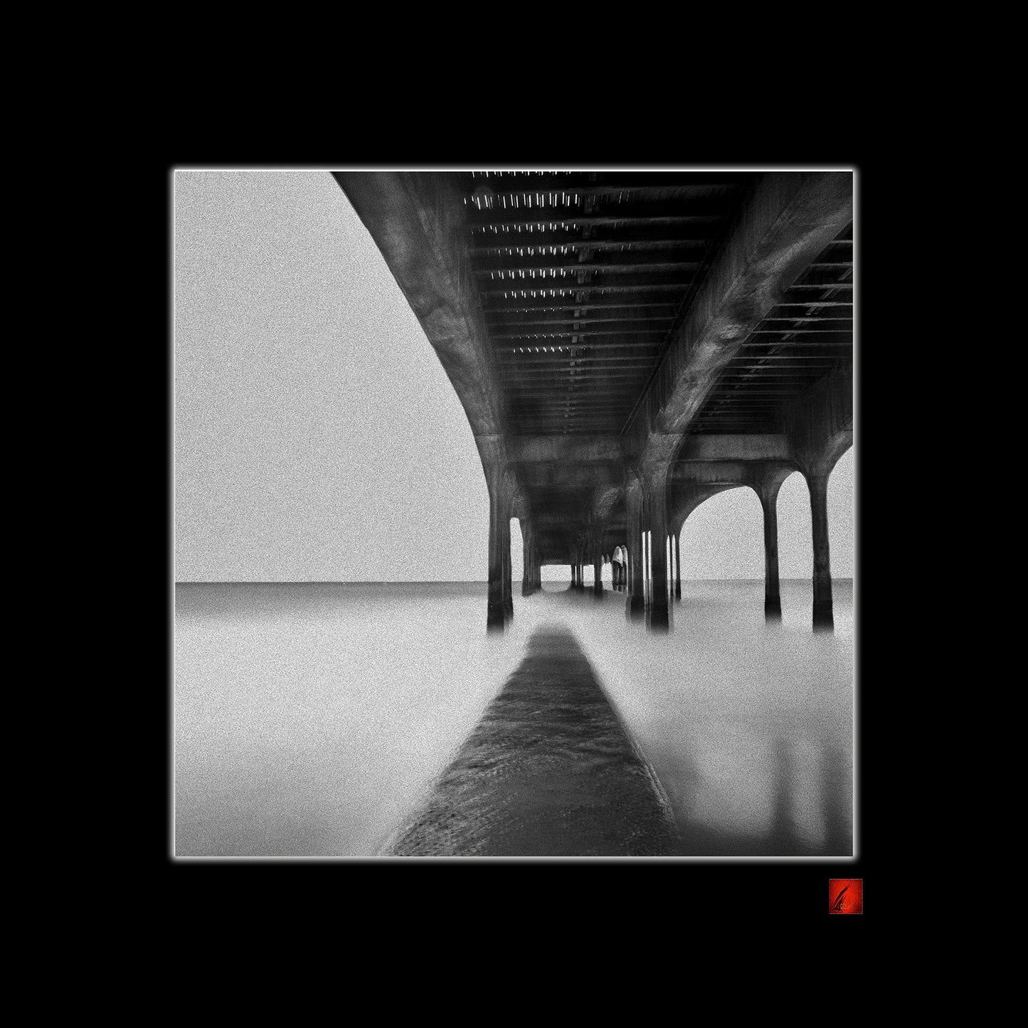 Under the Old Pier | 古い桟橋の下